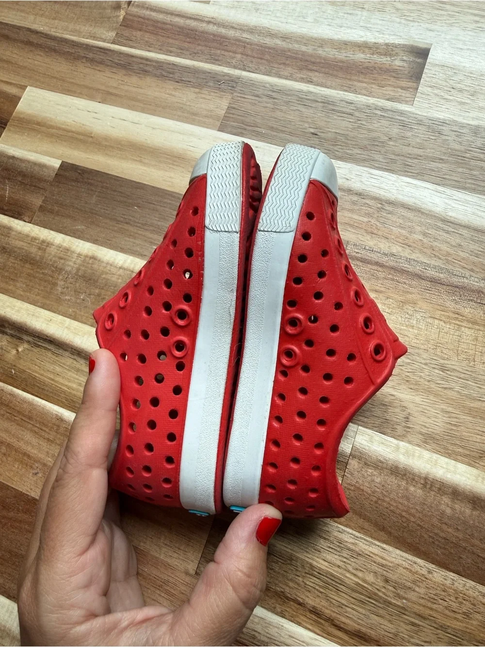 Native shoes red